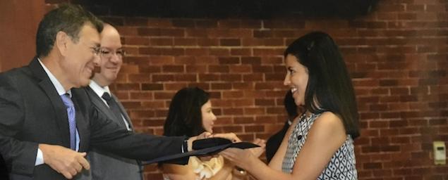 Egresada de Licenciatura en Química de la UPN recibe la medalla al mérito de la excelencia  Alfonso Caso, de la UNAM (México)